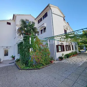 https://apartments-istria-baska-fam-tomasic.primorje-gorskikotar.com
